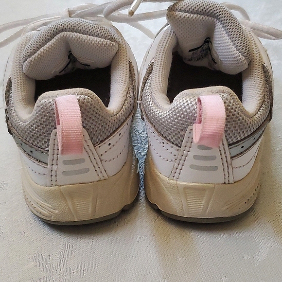Nike White & Pink Sneakers Baby Girl Size 5C (See description) - Picture 7 of 8